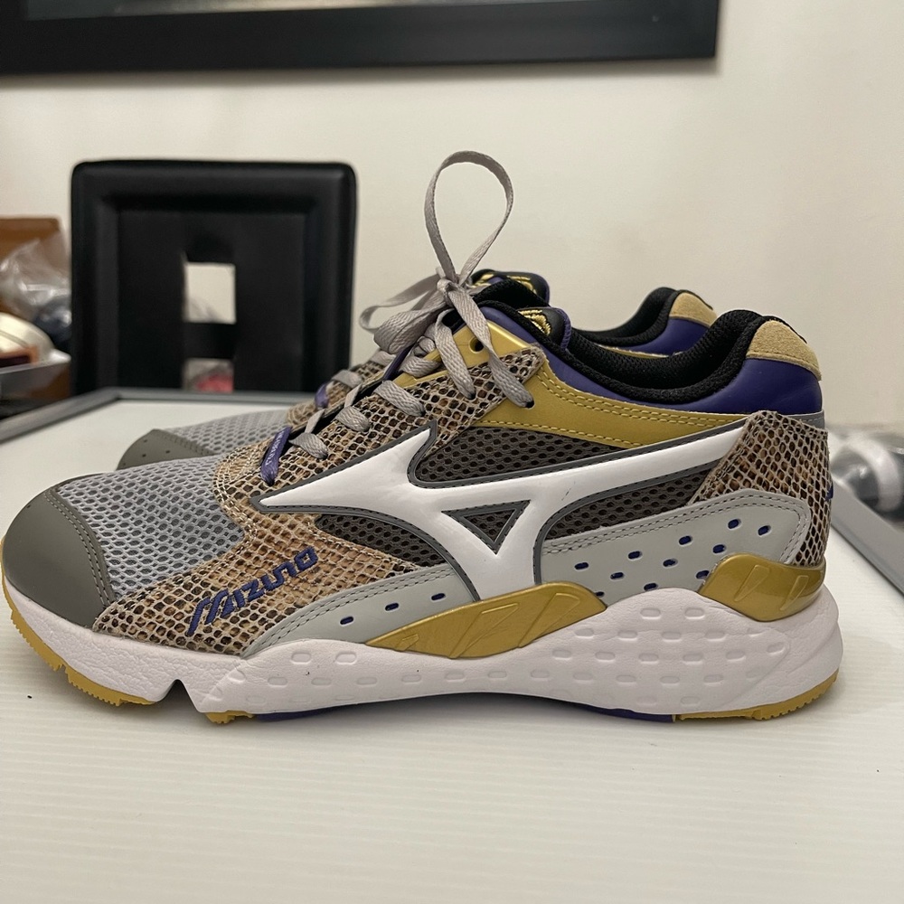 MIZUNO KING KOBRA VOL 2 RUNNING SNEAKERS MENS SIZE 9
